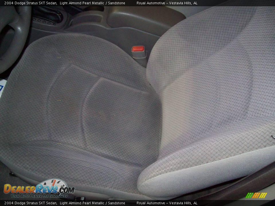 2004 Dodge Stratus SXT Sedan Light Almond Pearl Metallic / Sandstone Photo #13