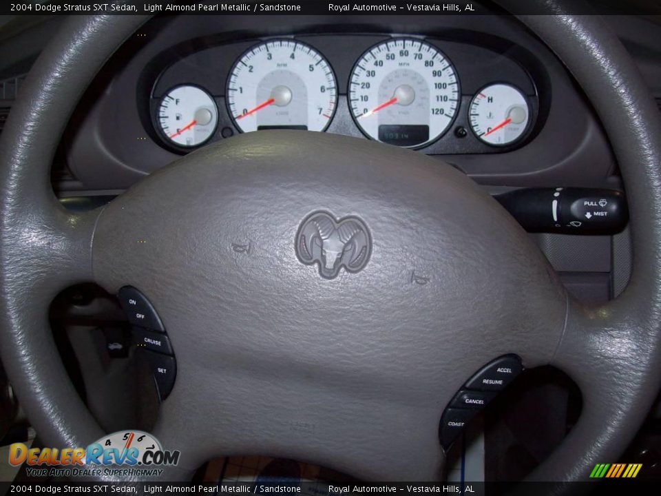 2004 Dodge Stratus SXT Sedan Light Almond Pearl Metallic / Sandstone Photo #14