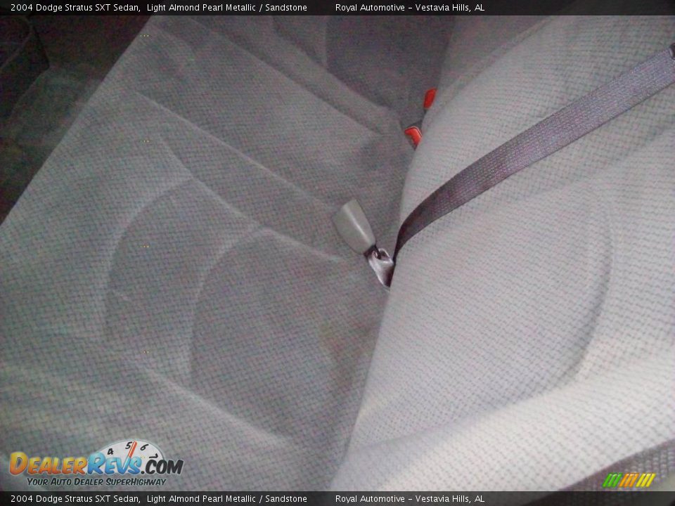 2004 Dodge Stratus SXT Sedan Light Almond Pearl Metallic / Sandstone Photo #20
