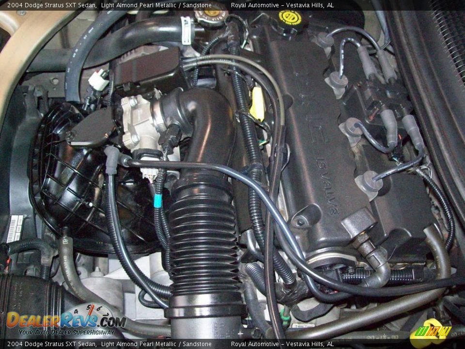 2004 Dodge Stratus SXT Sedan Light Almond Pearl Metallic / Sandstone Photo #28