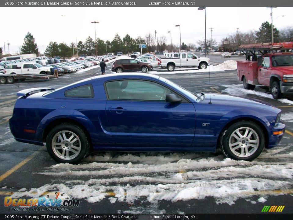 2005 Ford Mustang GT Deluxe Coupe Sonic Blue Metallic / Dark Charcoal Photo #1