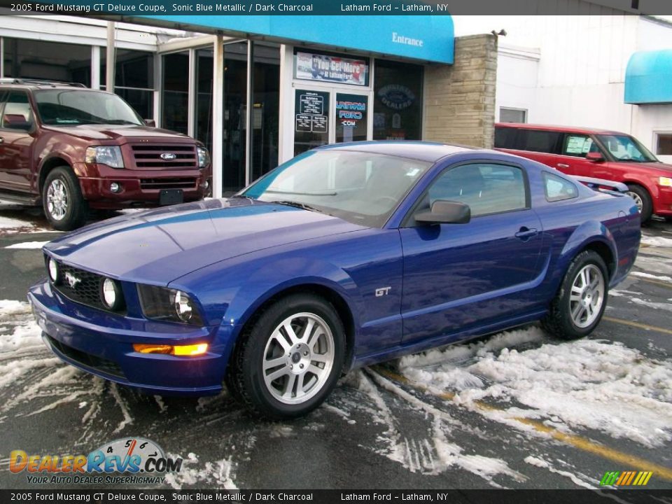 2005 Ford Mustang GT Deluxe Coupe Sonic Blue Metallic / Dark Charcoal Photo #3