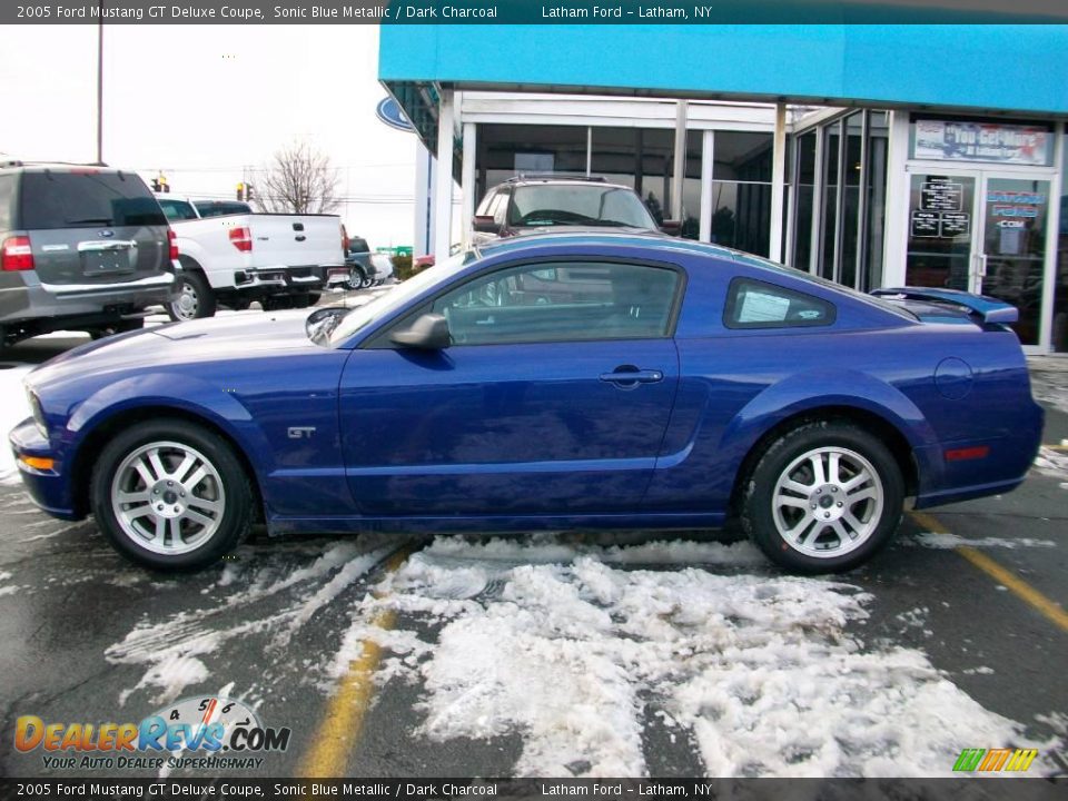 2005 Ford Mustang GT Deluxe Coupe Sonic Blue Metallic / Dark Charcoal Photo #4