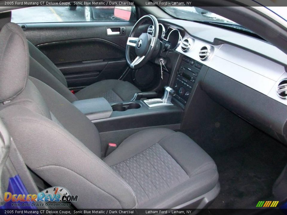 2005 Ford Mustang GT Deluxe Coupe Sonic Blue Metallic / Dark Charcoal Photo #10