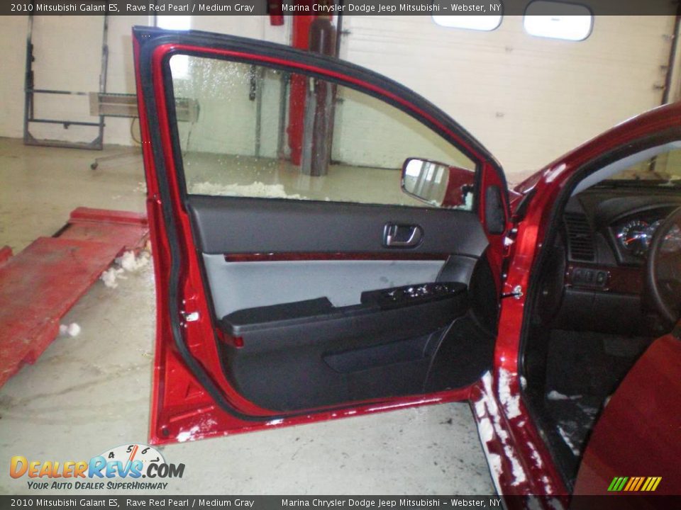 2010 Mitsubishi Galant ES Rave Red Pearl / Medium Gray Photo #15