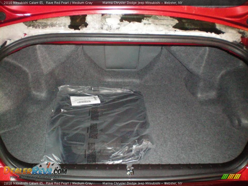 2010 Mitsubishi Galant ES Rave Red Pearl / Medium Gray Photo #18