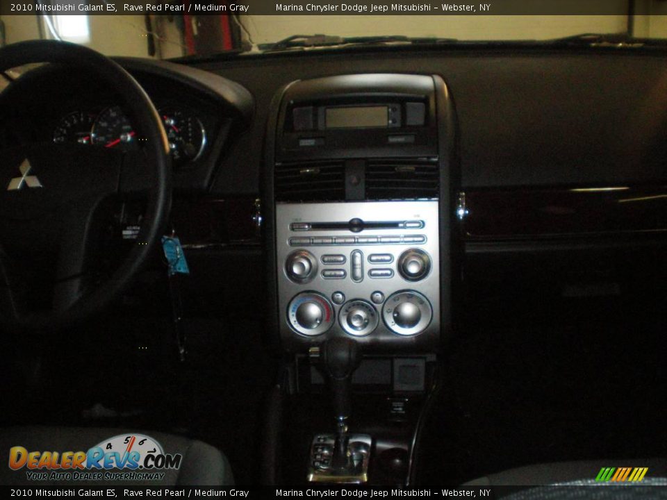 2010 Mitsubishi Galant ES Rave Red Pearl / Medium Gray Photo #23