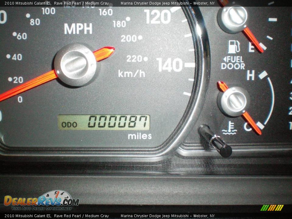 2010 Mitsubishi Galant ES Rave Red Pearl / Medium Gray Photo #24