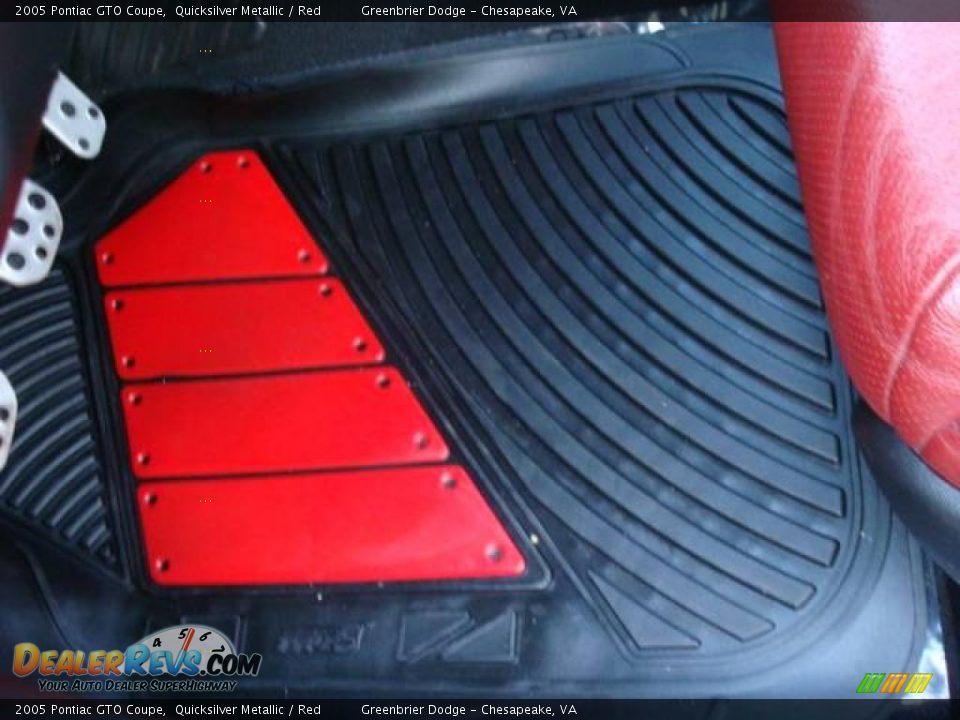 2005 Pontiac GTO Coupe Quicksilver Metallic / Red Photo #29