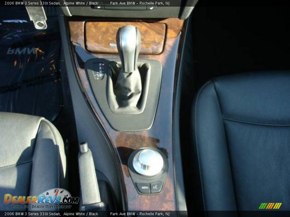 2006 BMW 3 Series 330i Sedan Alpine White / Black Photo #16