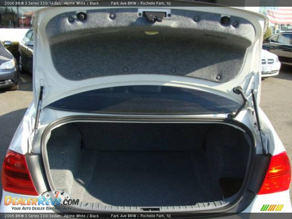2006 BMW 3 Series 330i Sedan Alpine White / Black Photo #18