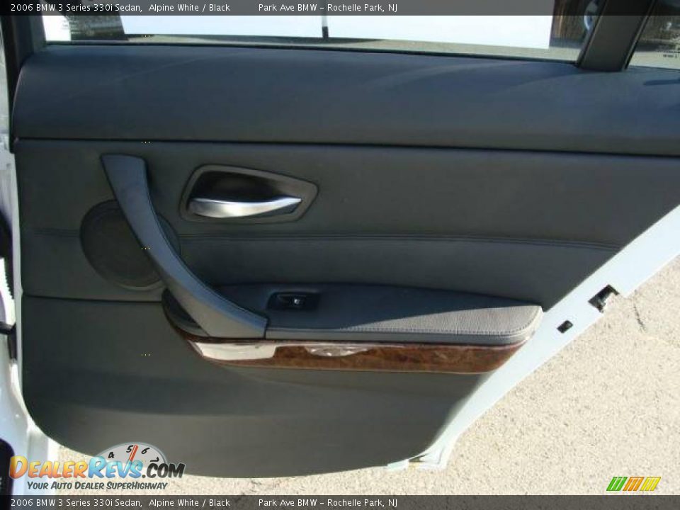 2006 BMW 3 Series 330i Sedan Alpine White / Black Photo #19