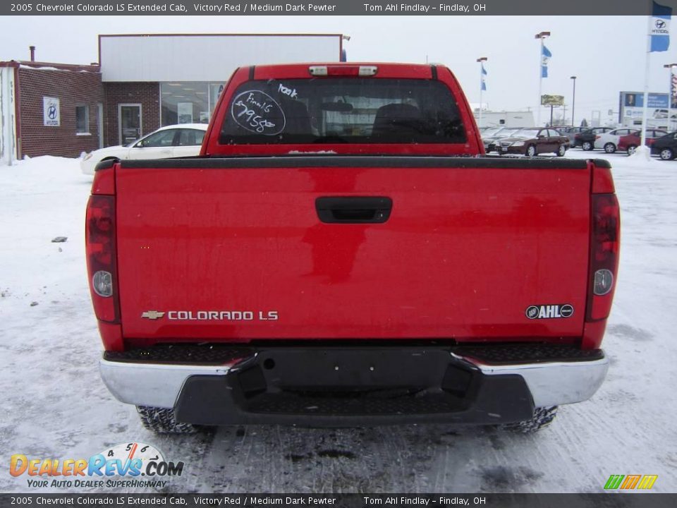 2005 Chevrolet Colorado LS Extended Cab Victory Red / Medium Dark Pewter Photo #4