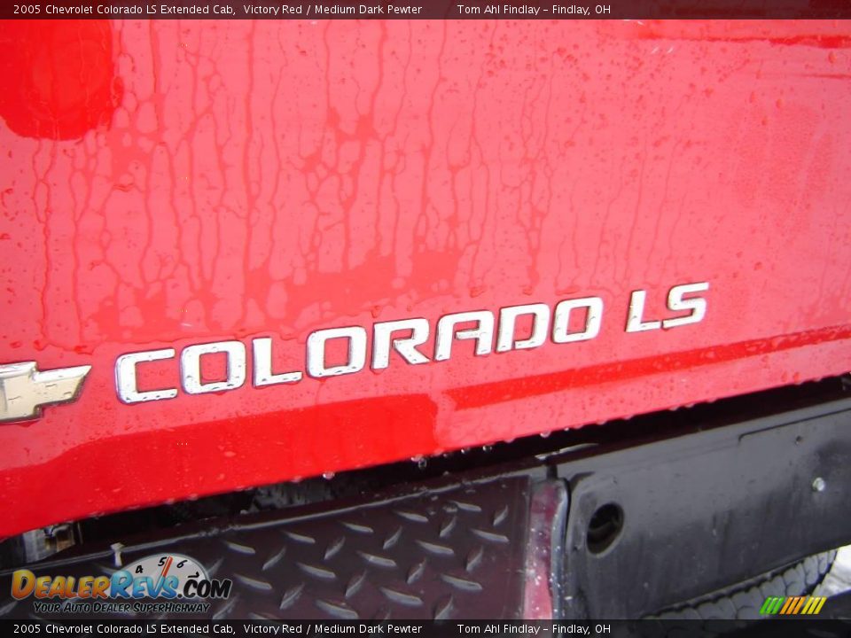 2005 Chevrolet Colorado LS Extended Cab Victory Red / Medium Dark Pewter Photo #11