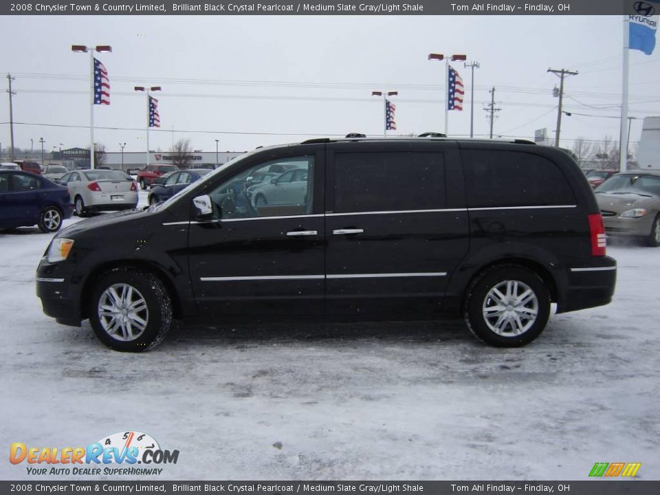 2008 Chrysler Town & Country Limited Brilliant Black Crystal Pearlcoat / Medium Slate Gray/Light Shale Photo #2