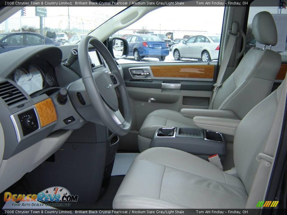 2008 Chrysler Town & Country Limited Brilliant Black Crystal Pearlcoat / Medium Slate Gray/Light Shale Photo #9