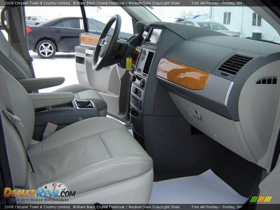 2008 Chrysler Town & Country Limited Brilliant Black Crystal Pearlcoat / Medium Slate Gray/Light Shale Photo #14