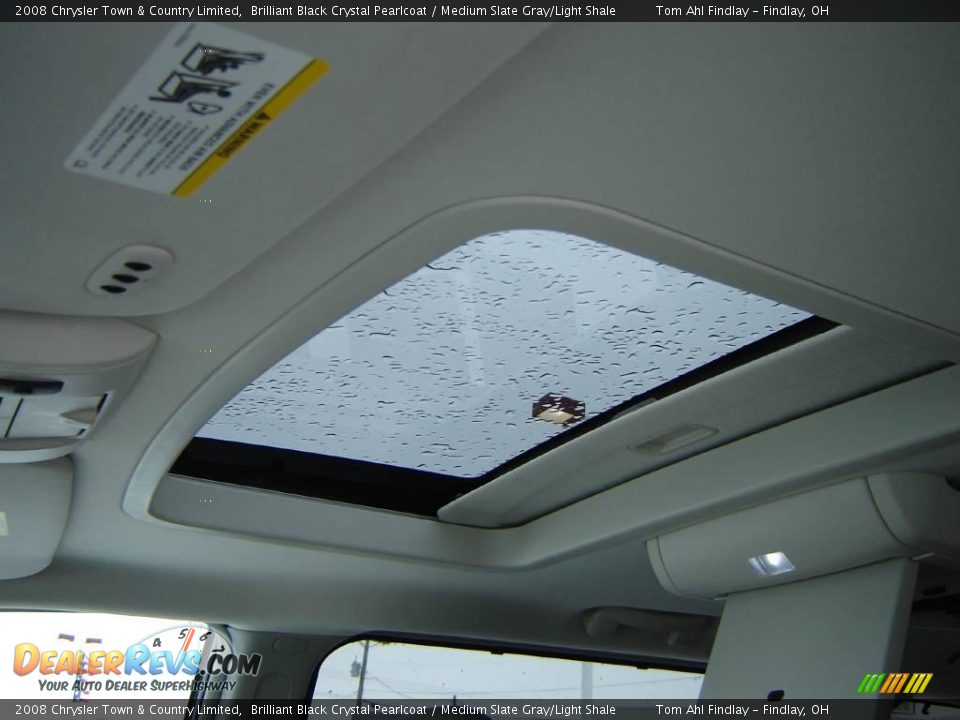 2008 Chrysler Town & Country Limited Brilliant Black Crystal Pearlcoat / Medium Slate Gray/Light Shale Photo #18