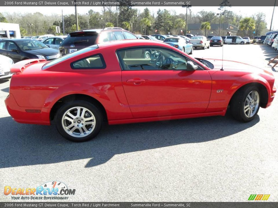 2006 Ford Mustang GT Deluxe Coupe Torch Red / Light Parchment Photo #9