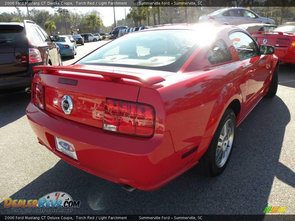 2006 Ford Mustang GT Deluxe Coupe Torch Red / Light Parchment Photo #10