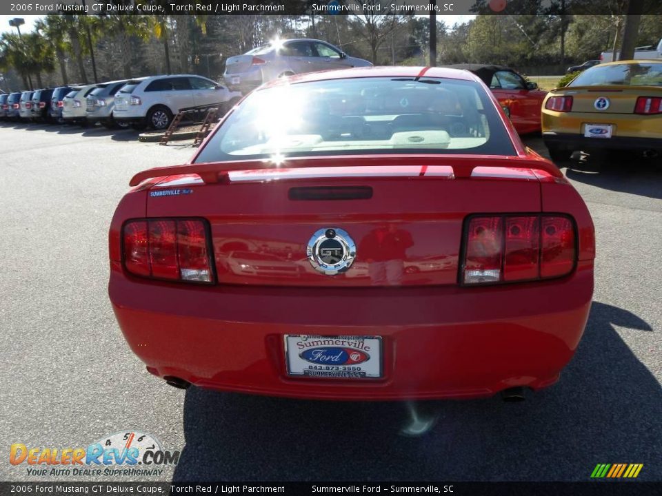 2006 Ford Mustang GT Deluxe Coupe Torch Red / Light Parchment Photo #11