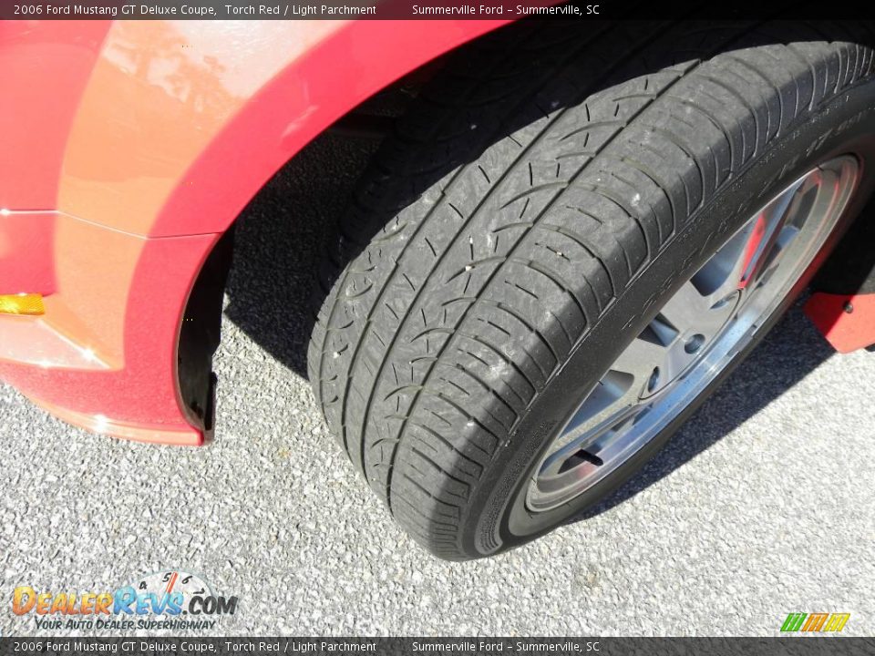 2006 Ford Mustang GT Deluxe Coupe Torch Red / Light Parchment Photo #14