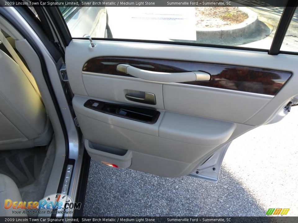 2009 Lincoln Town Car Signature Limited Silver Birch Metallic / Medium Light Stone Photo #11