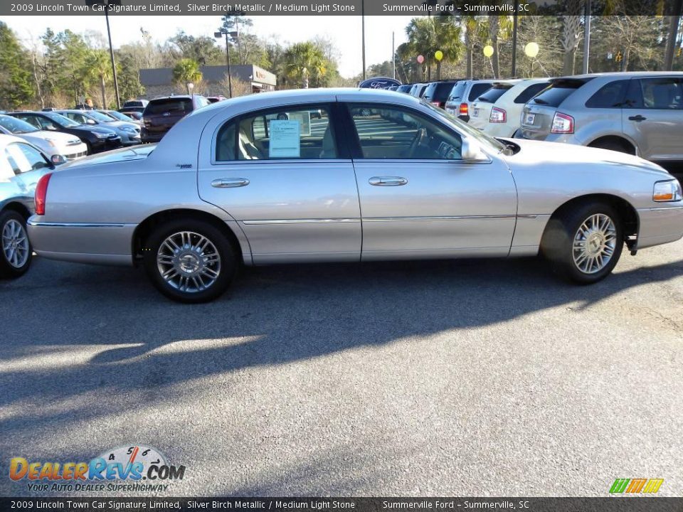 2009 Lincoln Town Car Signature Limited Silver Birch Metallic / Medium Light Stone Photo #12