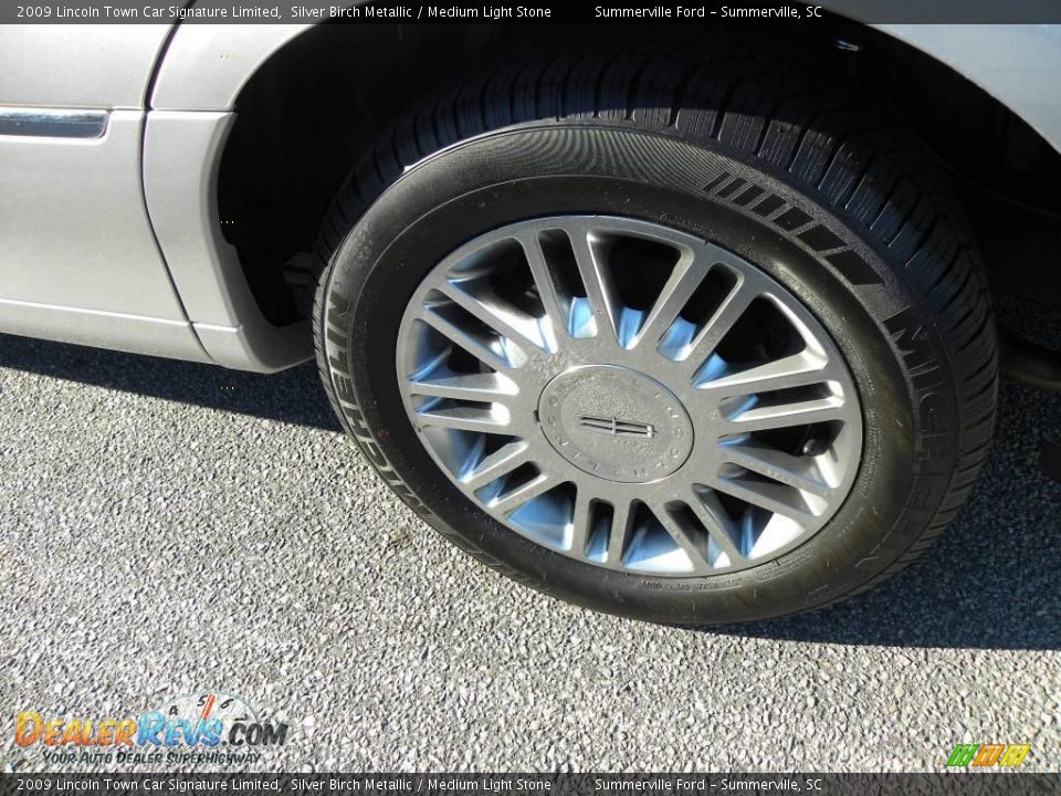 2009 Lincoln Town Car Signature Limited Silver Birch Metallic / Medium Light Stone Photo #16