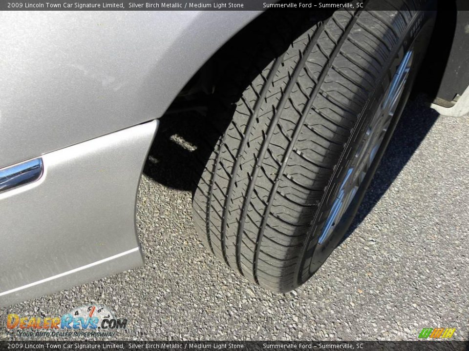 2009 Lincoln Town Car Signature Limited Silver Birch Metallic / Medium Light Stone Photo #18