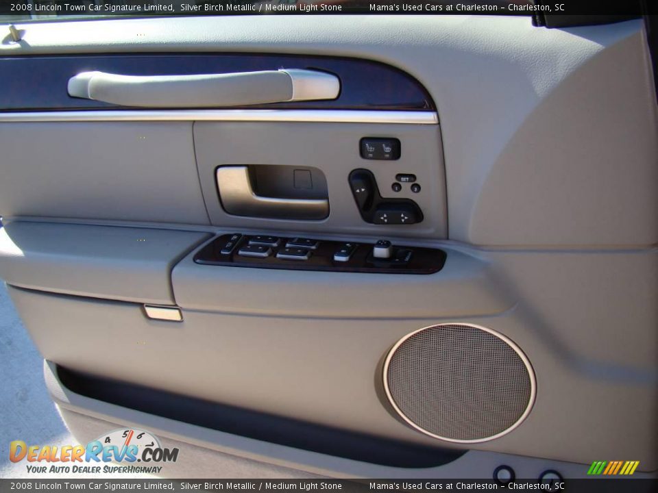 2008 Lincoln Town Car Signature Limited Silver Birch Metallic / Medium Light Stone Photo #19