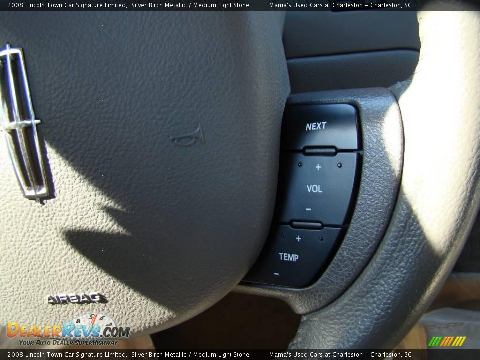 2008 Lincoln Town Car Signature Limited Silver Birch Metallic / Medium Light Stone Photo #24