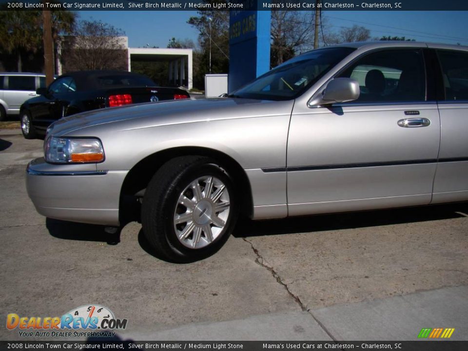 2008 Lincoln Town Car Signature Limited Silver Birch Metallic / Medium Light Stone Photo #31