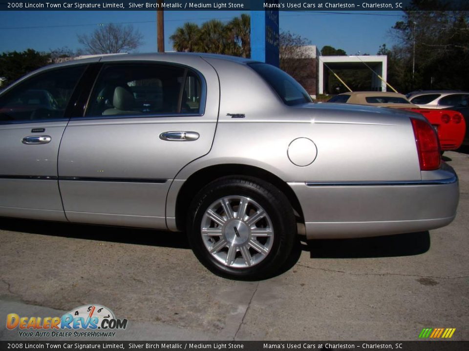 2008 Lincoln Town Car Signature Limited Silver Birch Metallic / Medium Light Stone Photo #32