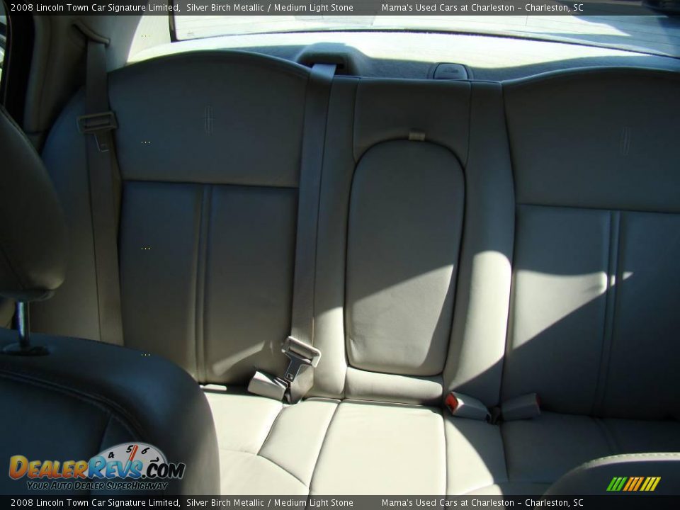 2008 Lincoln Town Car Signature Limited Silver Birch Metallic / Medium Light Stone Photo #35
