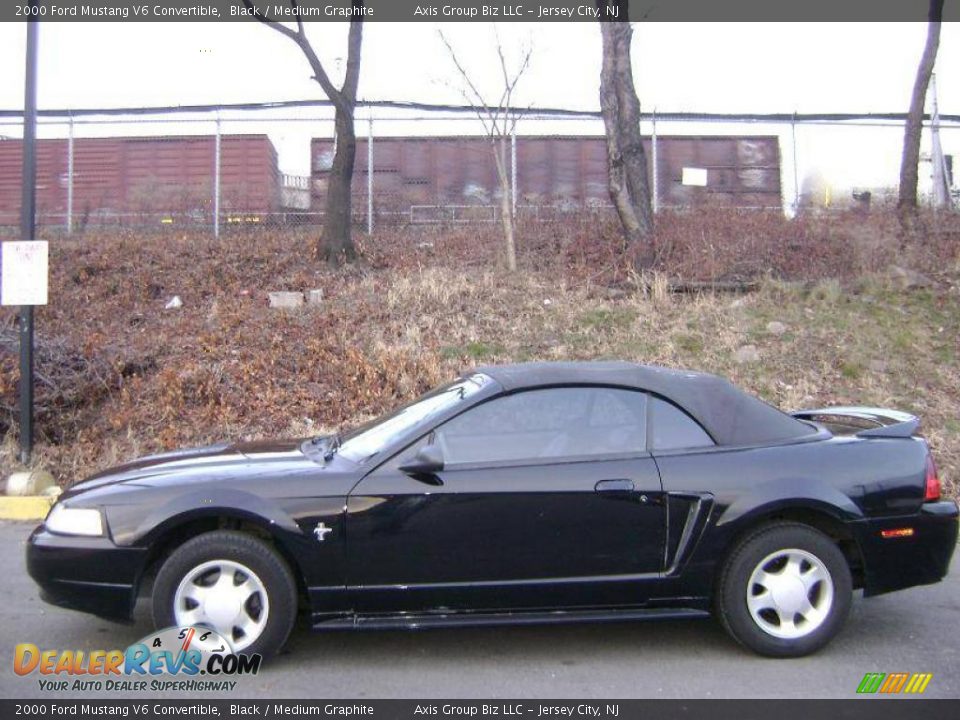 2000 Ford Mustang V6 Convertible Black / Medium Graphite Photo #2