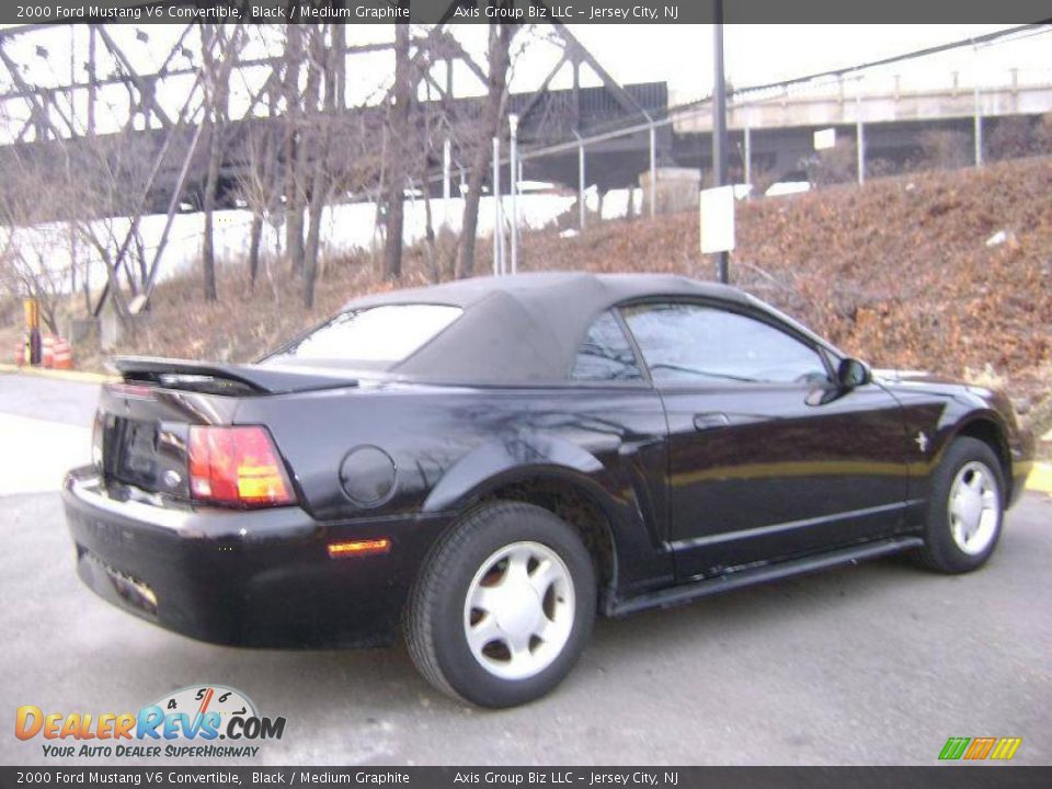 2000 Ford Mustang V6 Convertible Black / Medium Graphite Photo #7