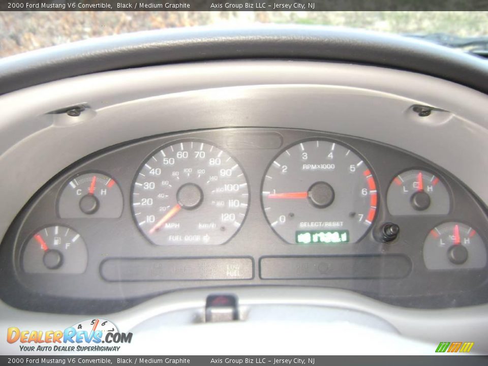 2000 Ford Mustang V6 Convertible Black / Medium Graphite Photo #15