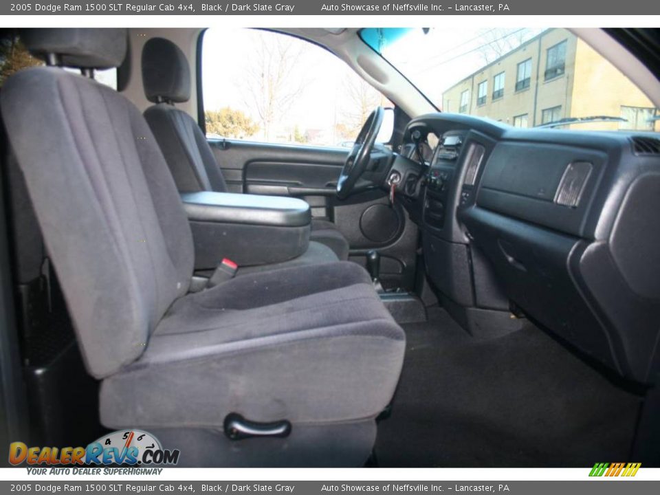 2005 Dodge Ram 1500 SLT Regular Cab 4x4 Black / Dark Slate Gray Photo #15