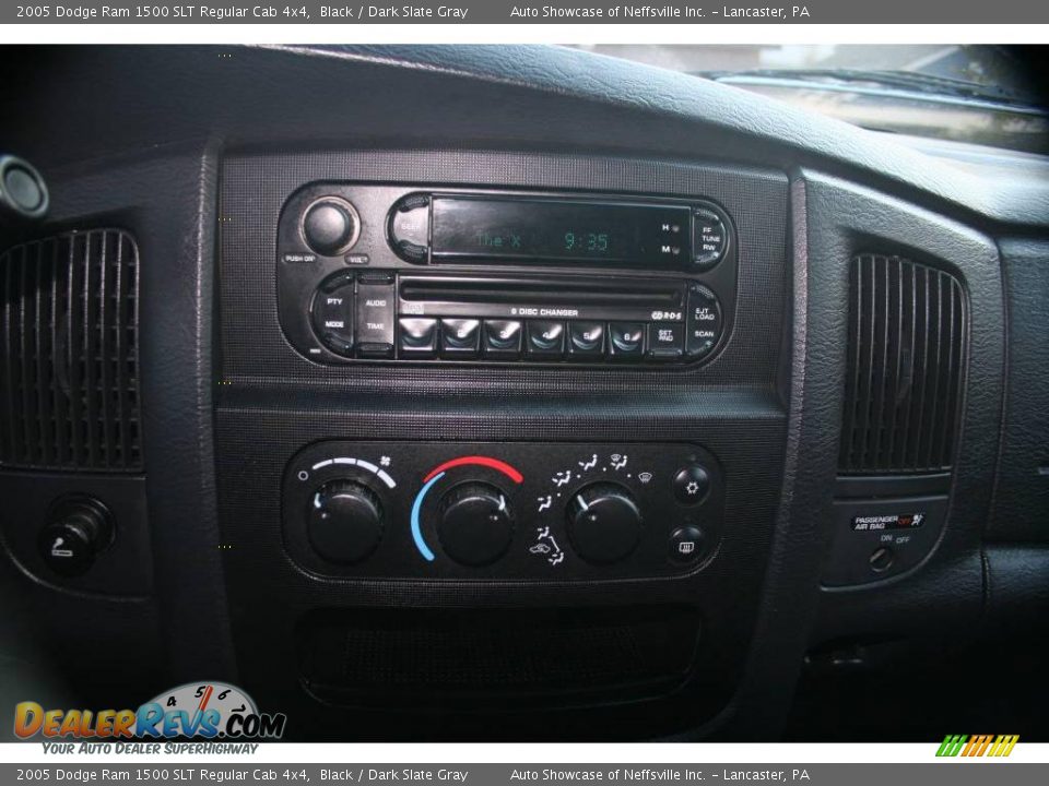 2005 Dodge Ram 1500 SLT Regular Cab 4x4 Black / Dark Slate Gray Photo #19