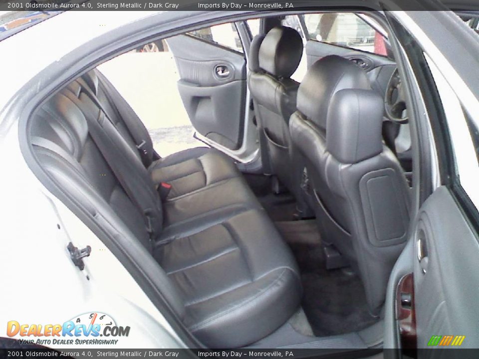 2001 Oldsmobile Aurora 4.0 Sterling Metallic / Dark Gray Photo #10