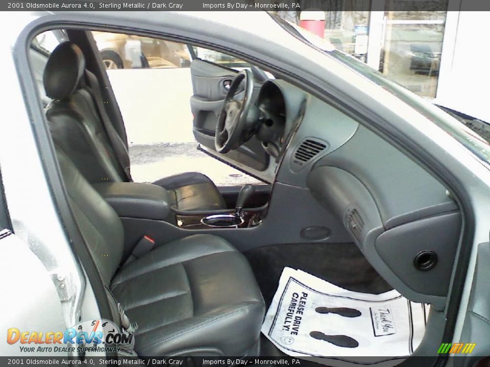 2001 Oldsmobile Aurora 4.0 Sterling Metallic / Dark Gray Photo #11