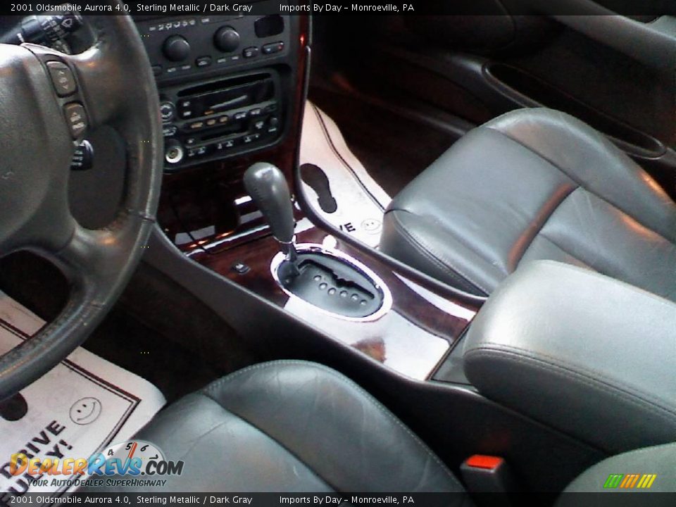 2001 Oldsmobile Aurora 4.0 Sterling Metallic / Dark Gray Photo #15