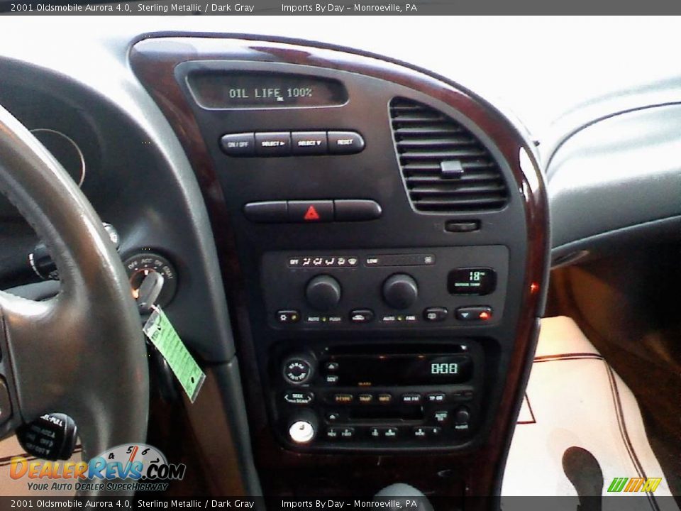 2001 Oldsmobile Aurora 4.0 Sterling Metallic / Dark Gray Photo #16