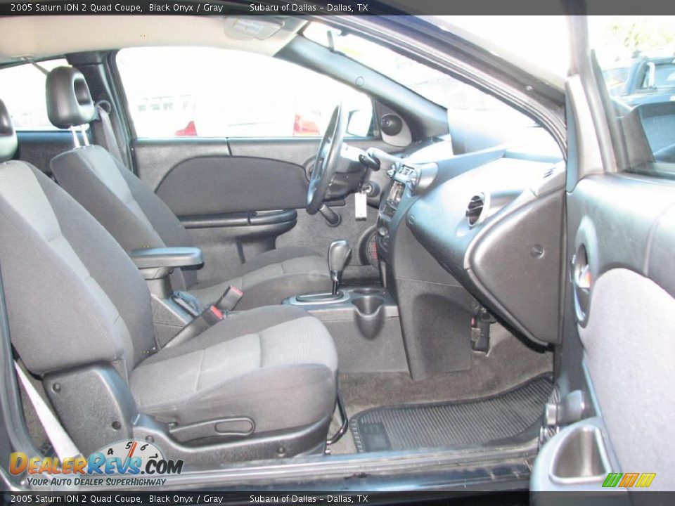 2005 Saturn ION 2 Quad Coupe Black Onyx / Gray Photo #10