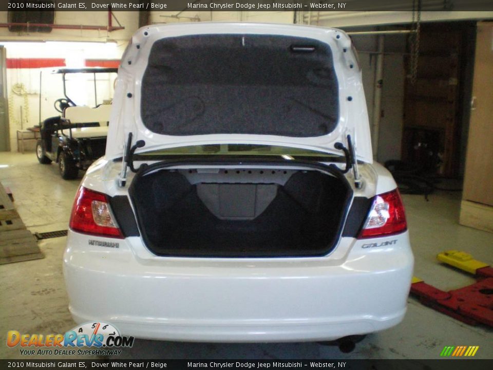 2010 Mitsubishi Galant ES Dover White Pearl / Beige Photo #17