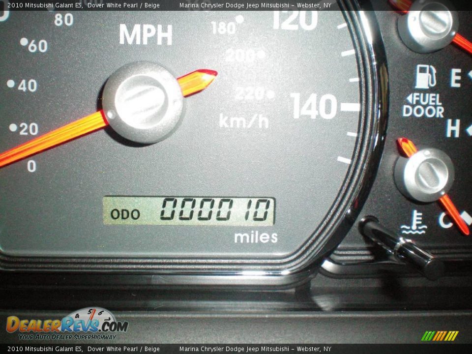 2010 Mitsubishi Galant ES Dover White Pearl / Beige Photo #24