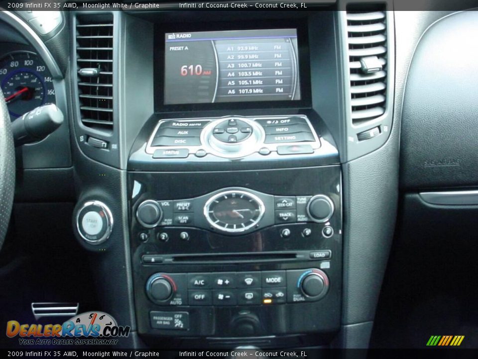 2009 Infiniti FX 35 AWD Moonlight White / Graphite Photo #25