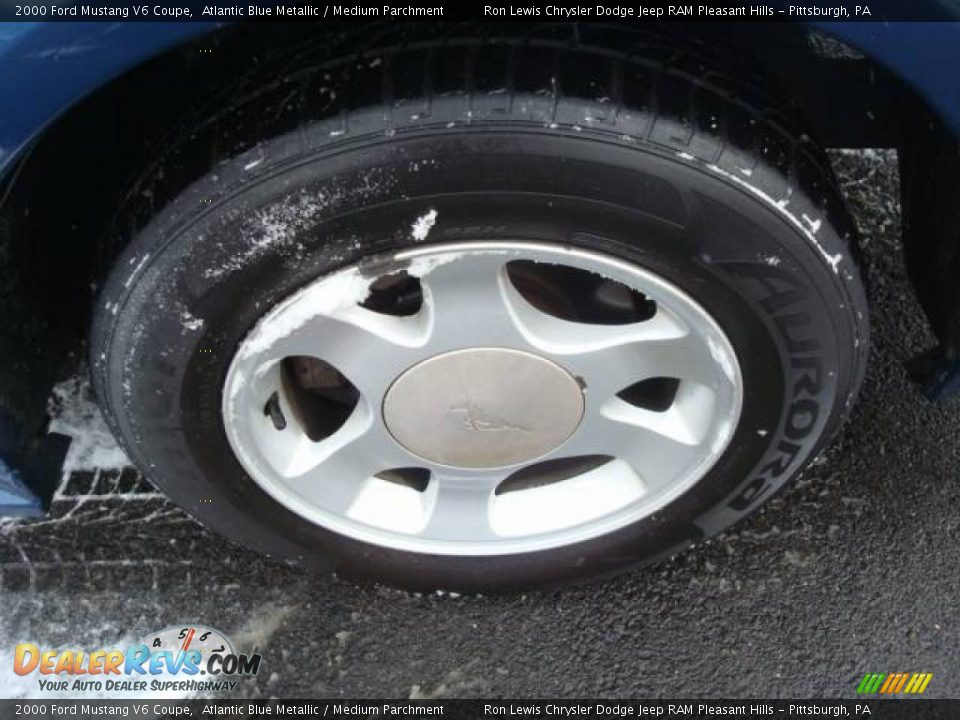 2000 Ford Mustang V6 Coupe Atlantic Blue Metallic / Medium Parchment Photo #12