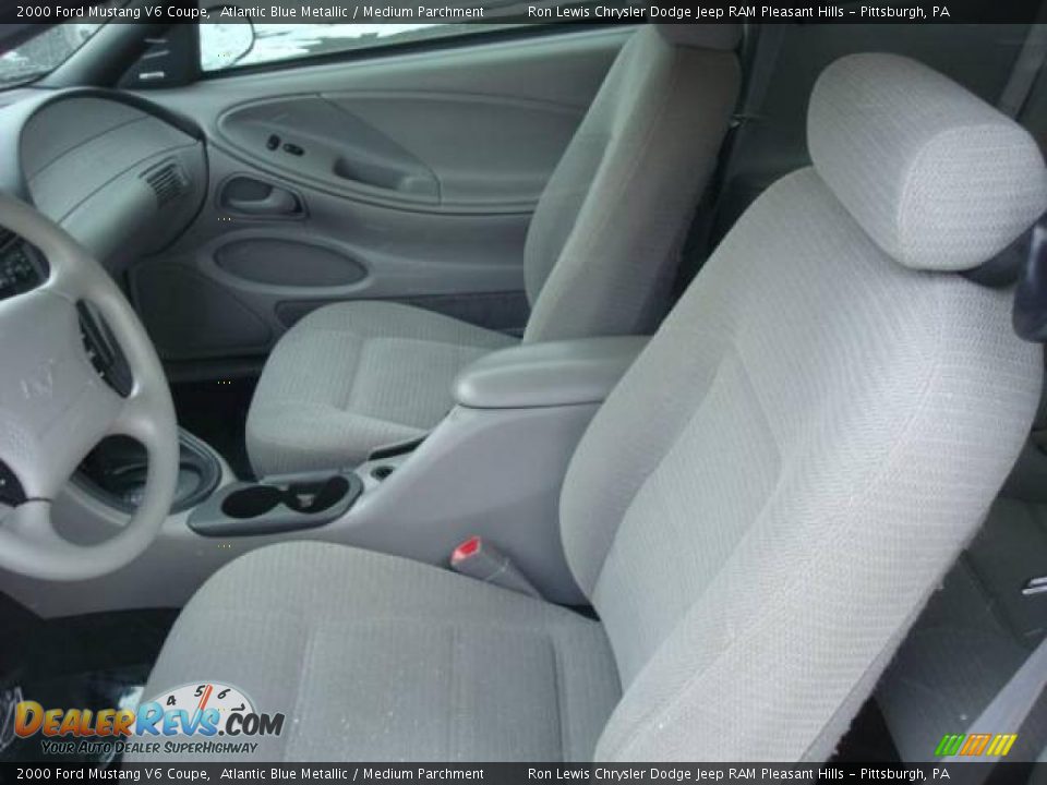 2000 Ford Mustang V6 Coupe Atlantic Blue Metallic / Medium Parchment Photo #17